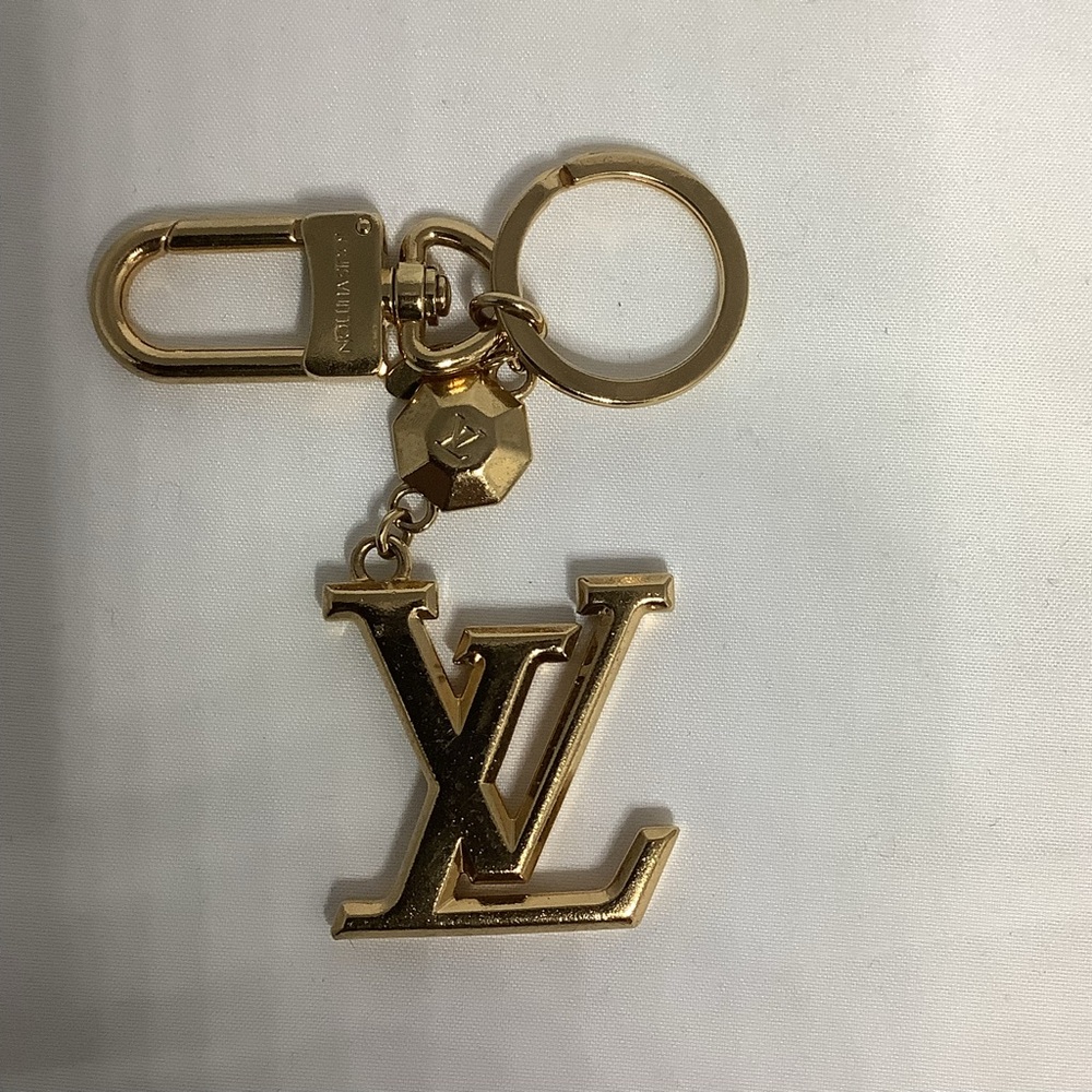 Louis Vuitton Gold Monogram Keychain - Picture 2 of 11